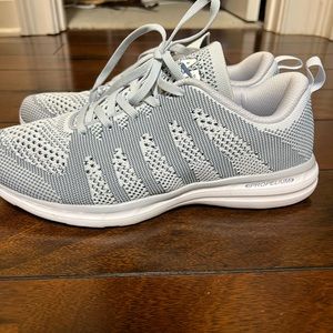 APL women’s tech loom pro